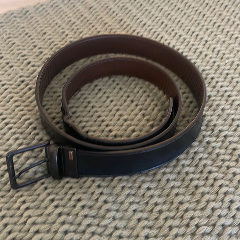 Reversible Levi’s Black/brown belt 46/48..